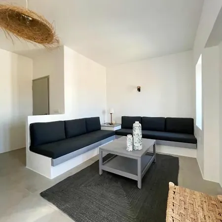 2 Bedrooms House With Sea View And Enclosed Garden At 1 Km Away From The Feriehus Antiparos