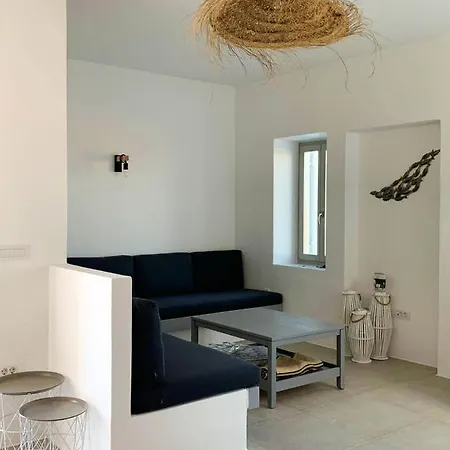 2 Bedrooms House With Sea View And Enclosed Garden At 1 Km Away From The Antiparos