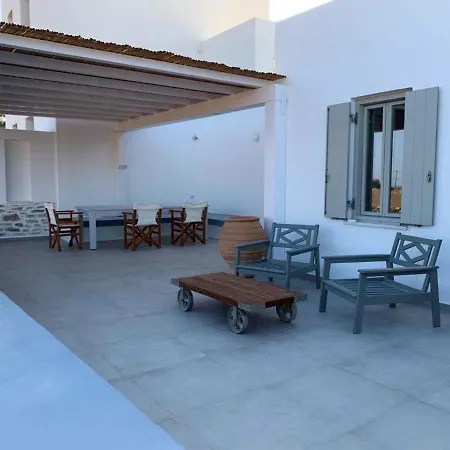 2 Bedrooms House With Sea View And Enclosed Garden At 1 Km Away From The Antiparos