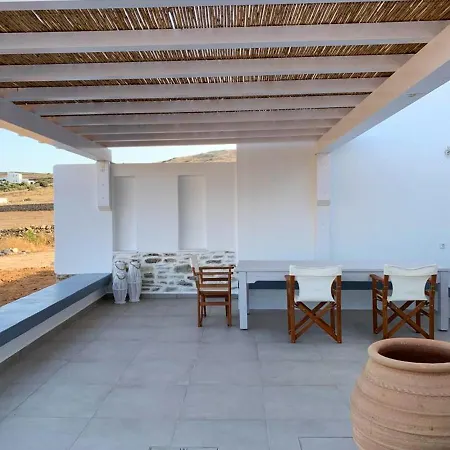 Feriehus 2 Bedrooms House With Sea View And Enclosed Garden At 1 Km Away From The Antiparos