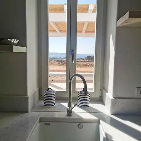 2 Bedrooms House With Sea View And Enclosed Garden At 1 Km Away From The Antiparos